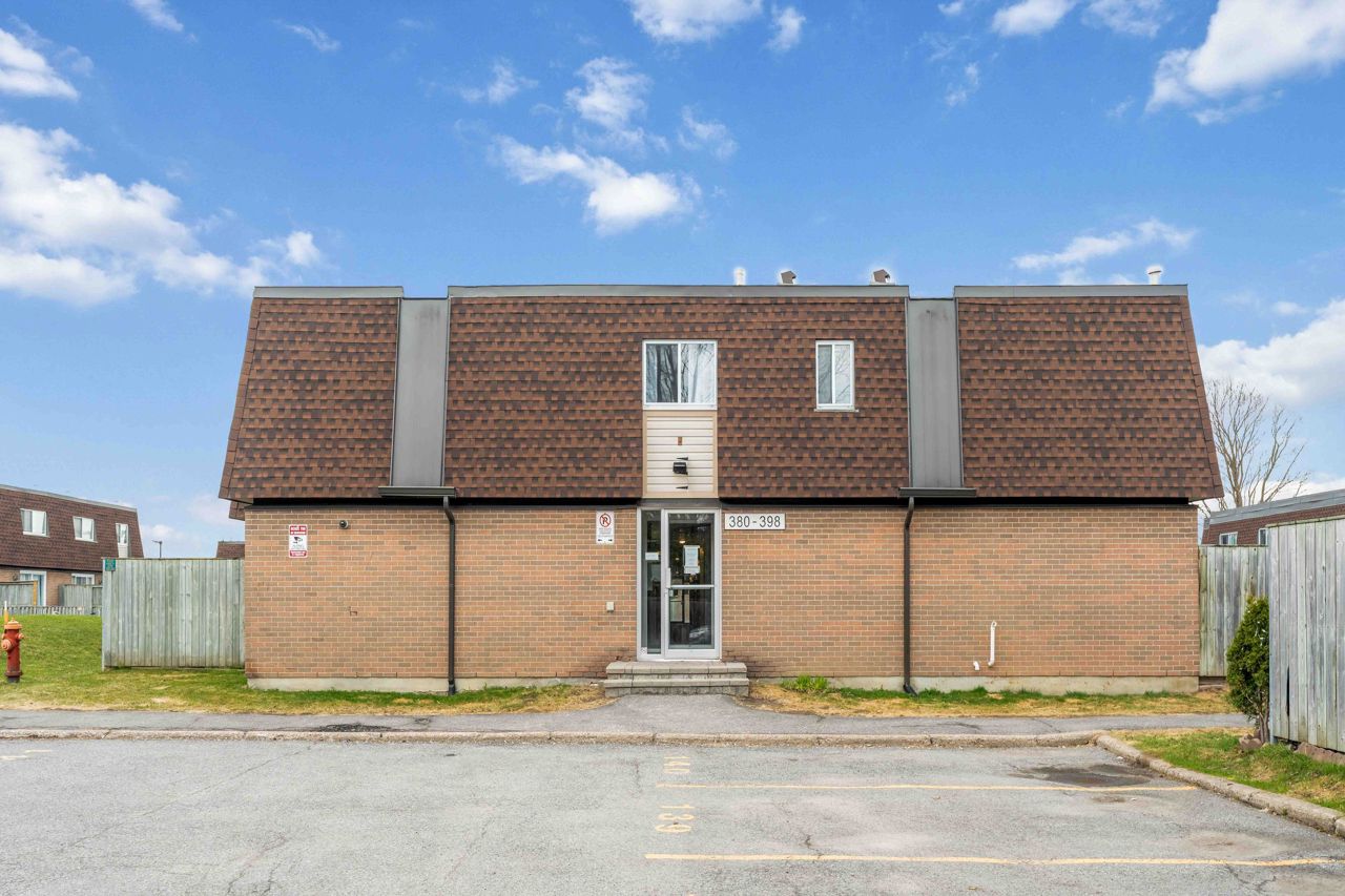 her heart remembershis body yearnsa promise of return